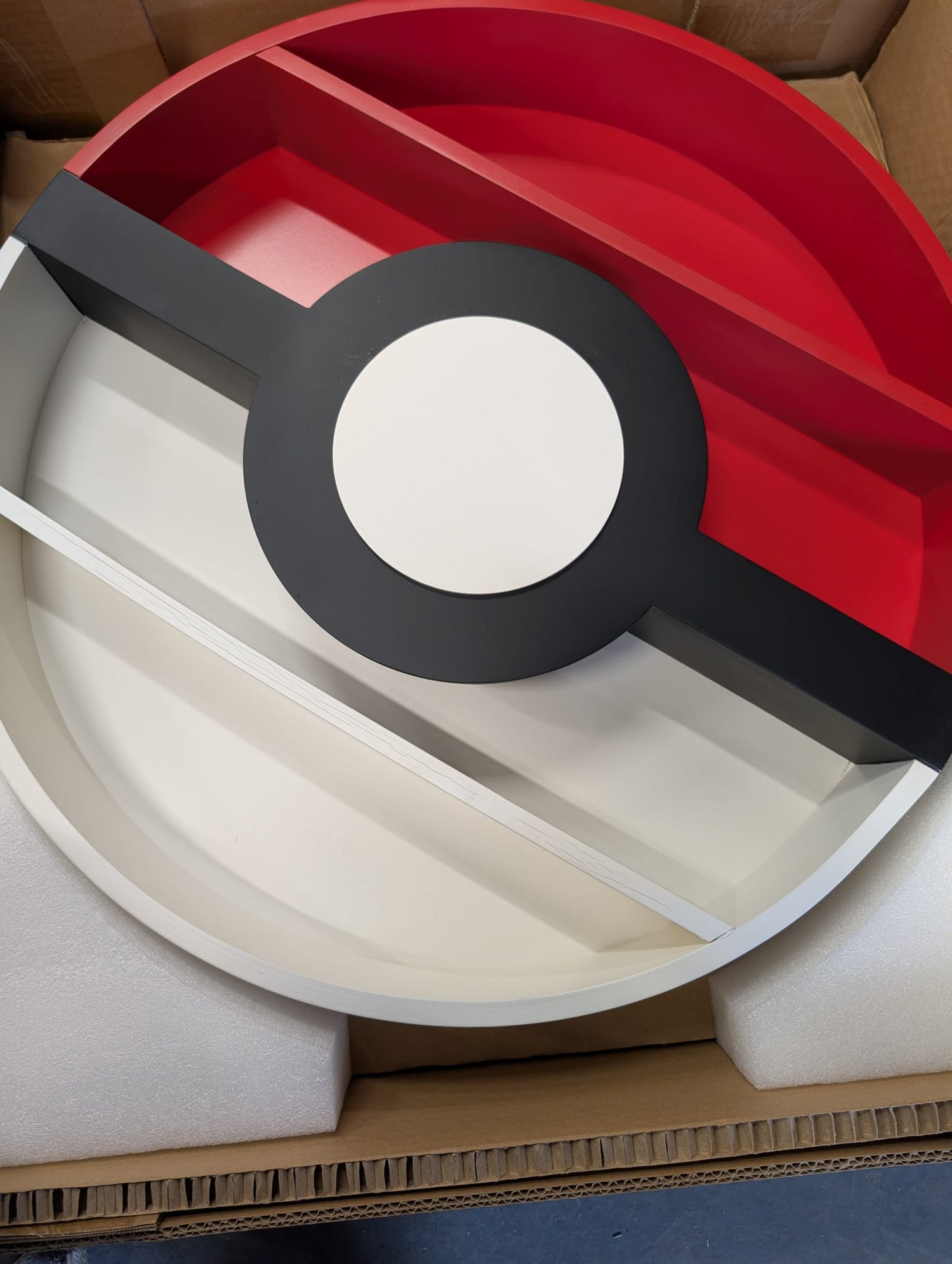 Pokémon Poké Ball Round Shelf