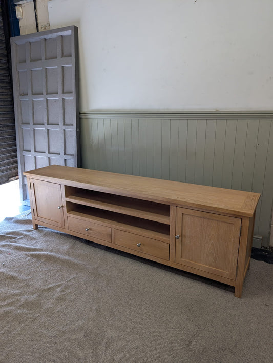 Inglesham Whitewash Oak XXL TV Stand up to 90"