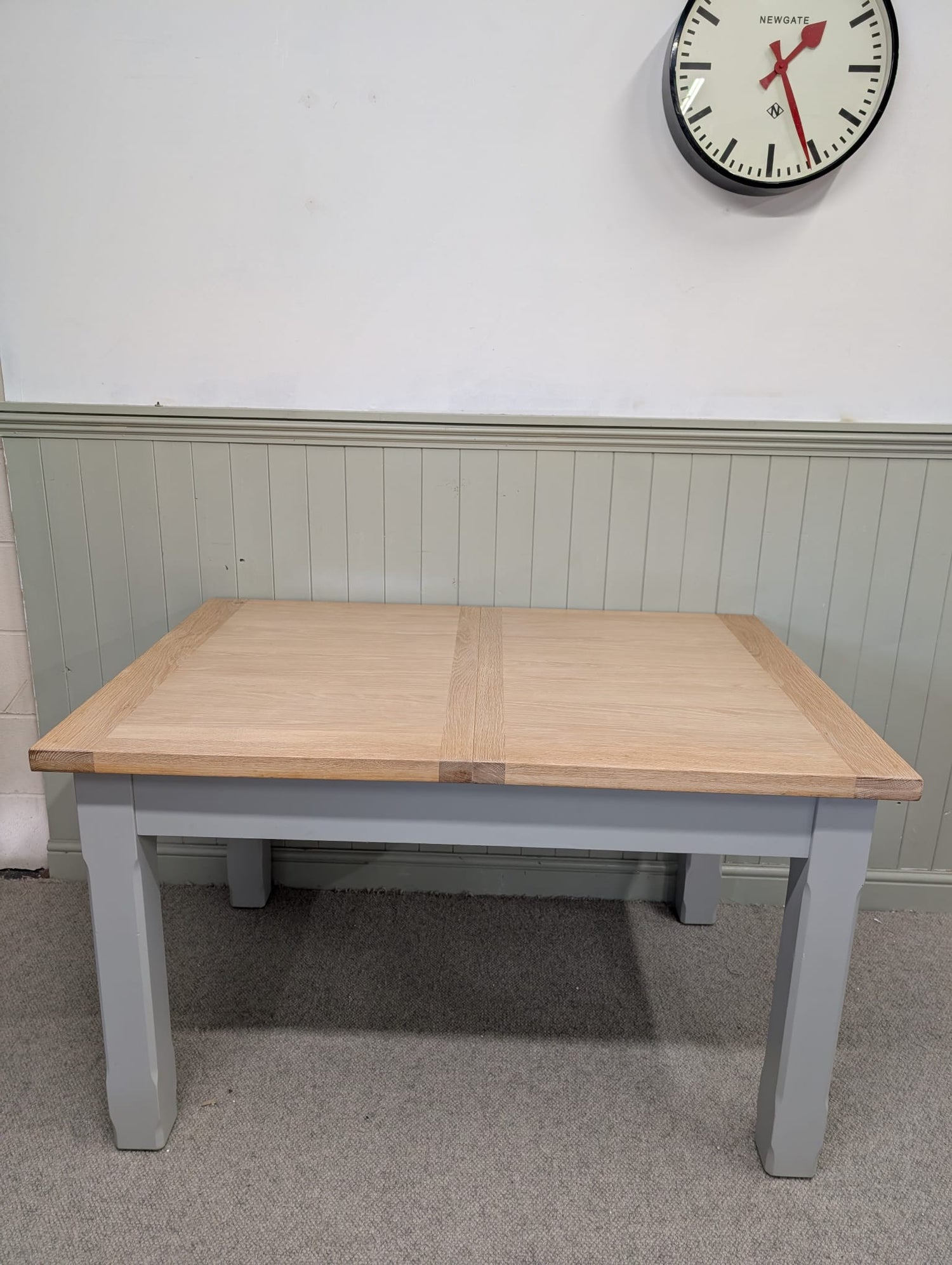 Chester Dove Grey 4-6 Seater Extending Table