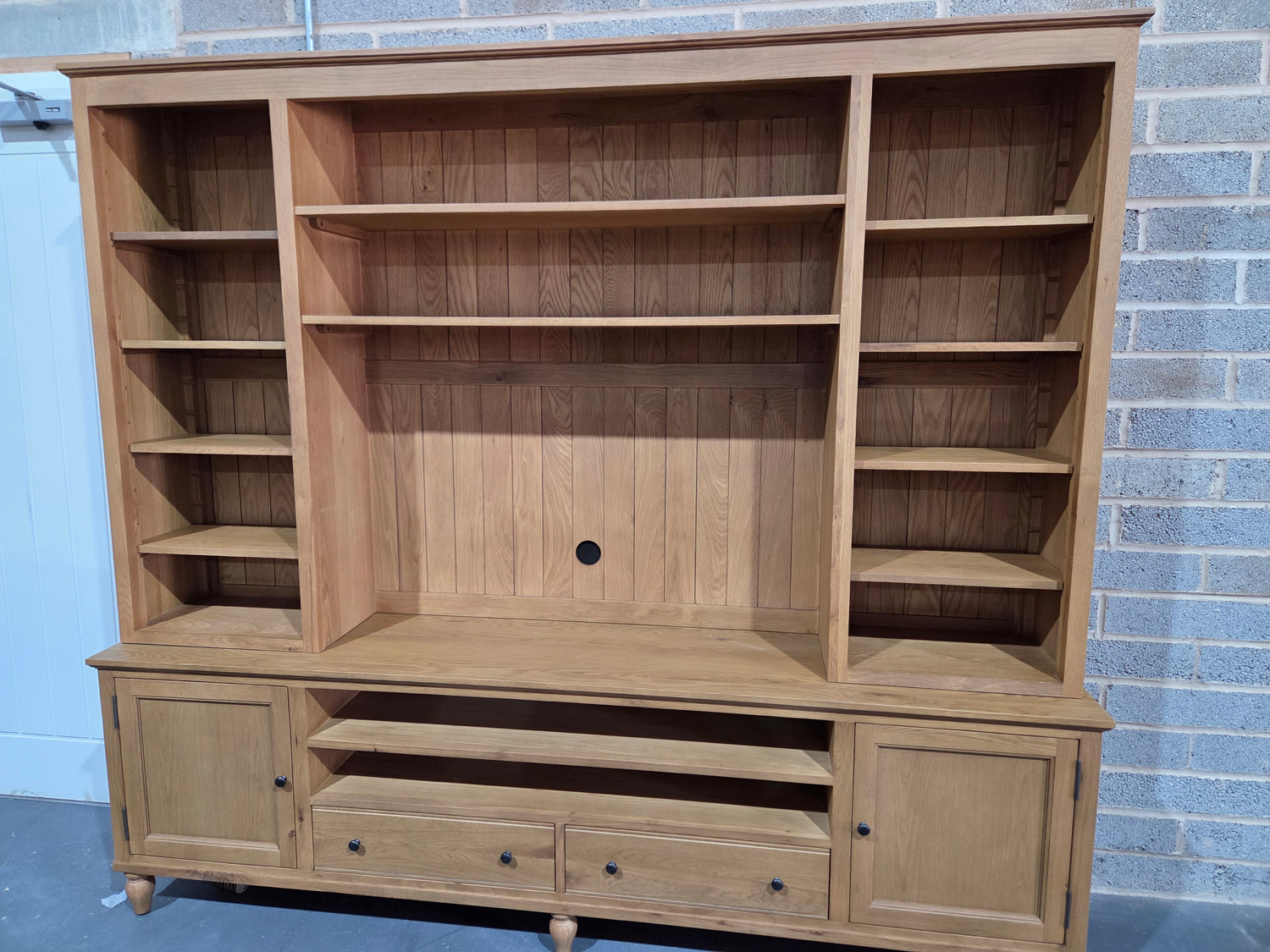 Elkstone Mellow Oak TV and Media Unit