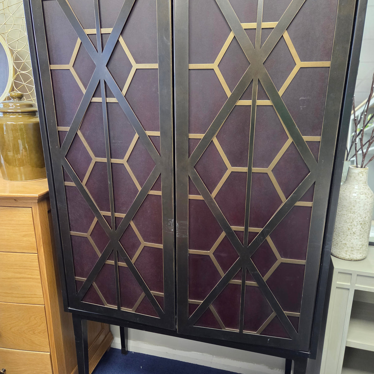 Reeno Fretwork 2 Door Bar Cabinet
