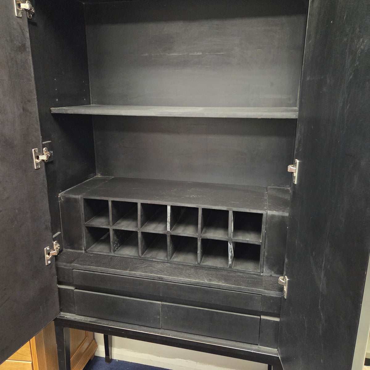 Reeno Fretwork 2 Door Bar Cabinet
