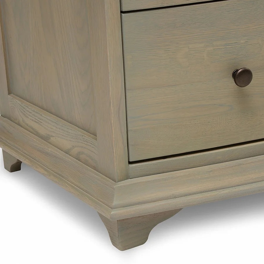 Winchcombe Smoked Oak Low and Wide 6 Drawer Chest