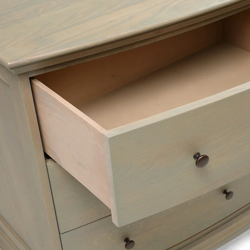 Winchcombe Smoked Oak Low and Wide 6 Drawer Chest