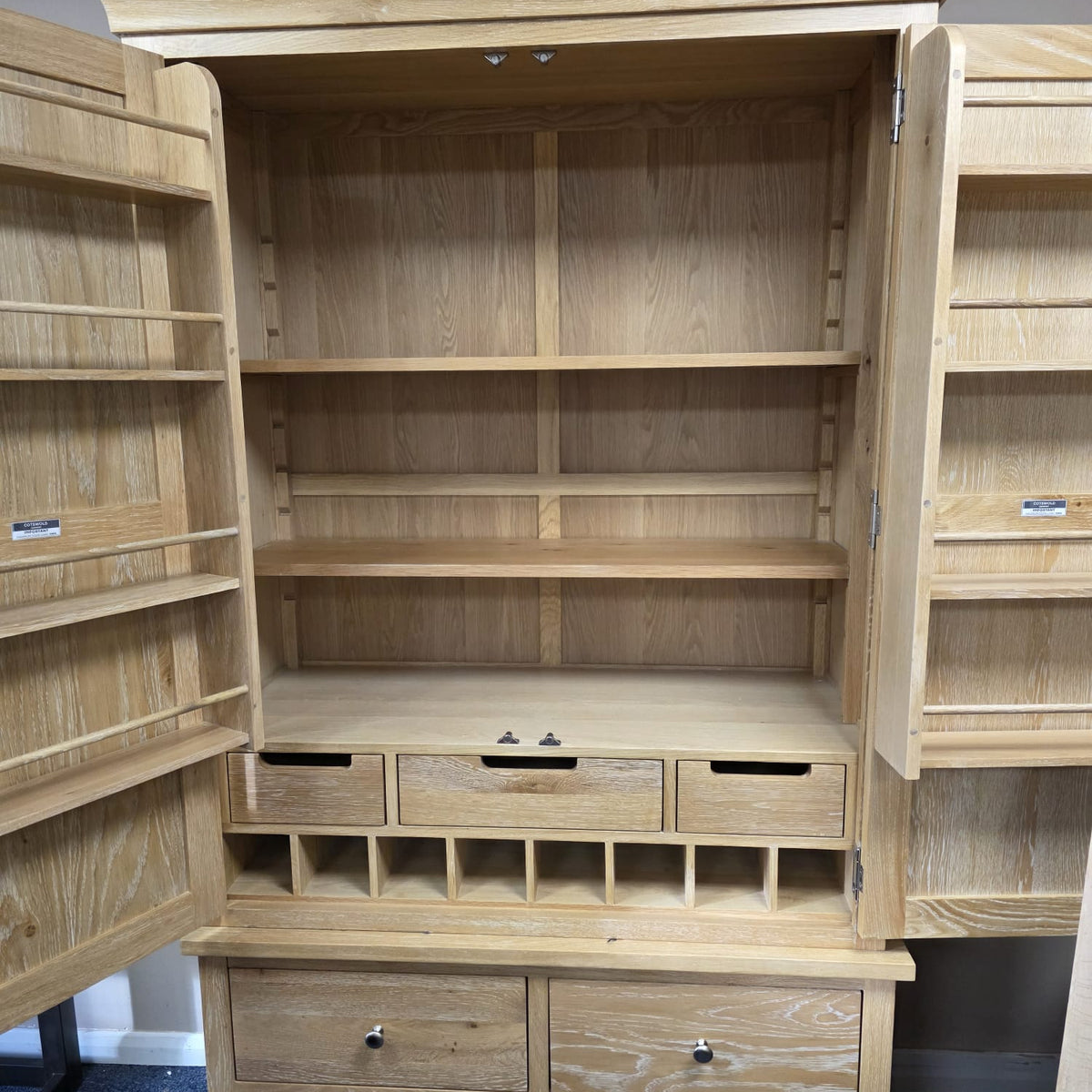 Inglesham Whitewash Oak Double Larder