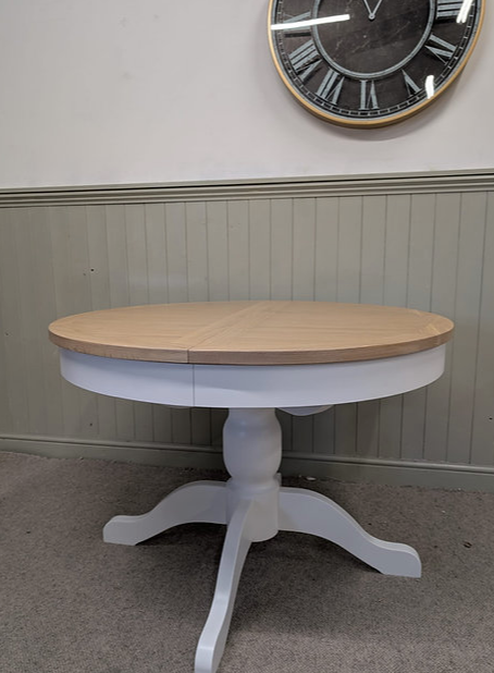 Chester Pure White 4-6 Seater Round Extending Dining Table
