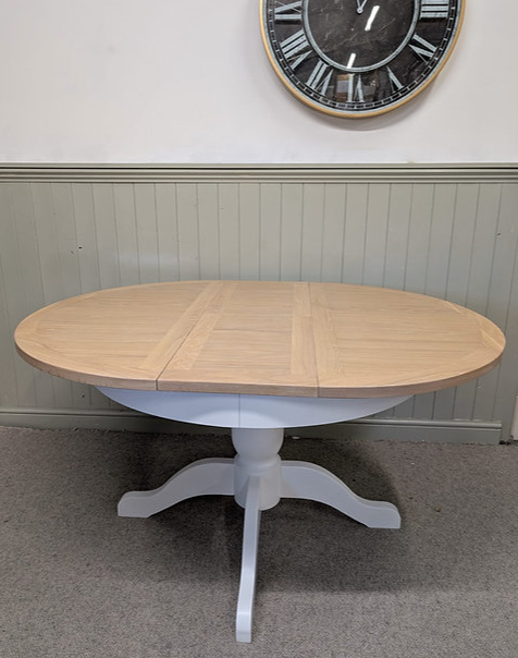 Chester Pure White 4-6 Seater Round Extending Dining Table