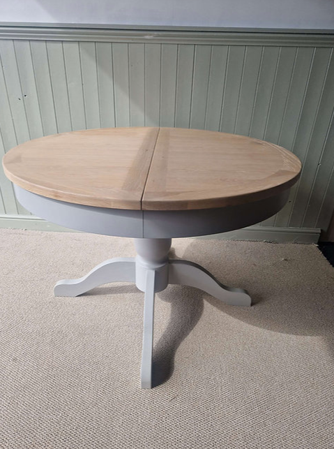 Chester Dove Grey 4-6 Seater Round Extending Dining Table