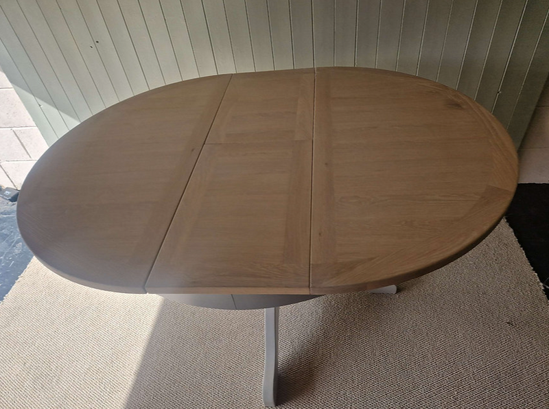 Chester Dove Grey 4-6 Seater Round Extending Dining Table