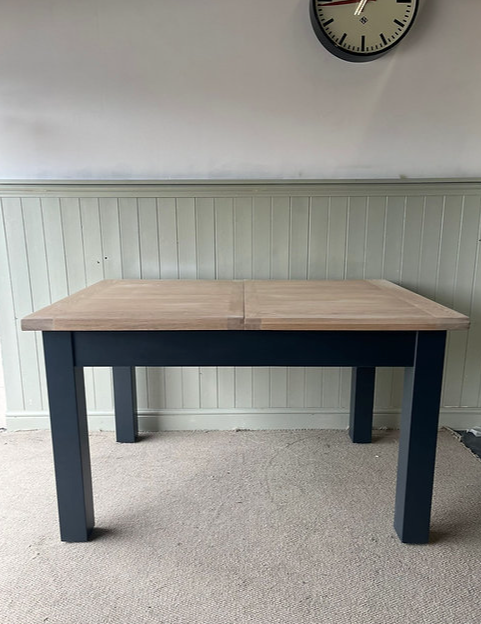 Chester Charcoal 4-6 Seater Extending Table