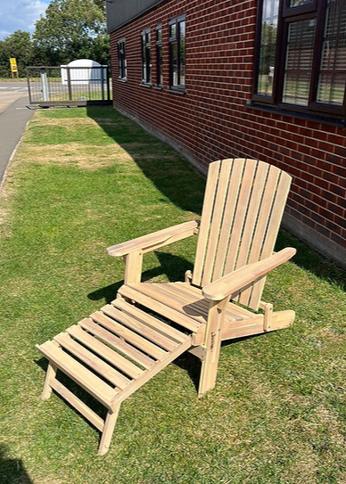 Daylesford Garden Lounge Chair and Footstool Set