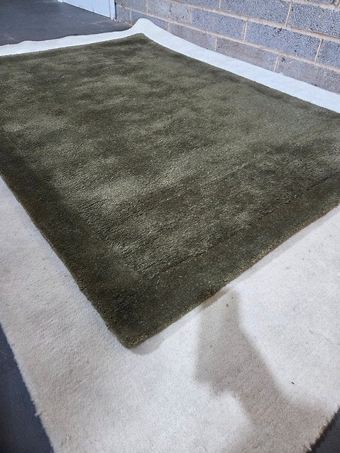 Kemble Olive Green Rug 120x170cm