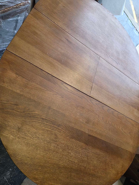 Elkstone Mellow Oak 4- 6 Seater Round Extending Dining Table