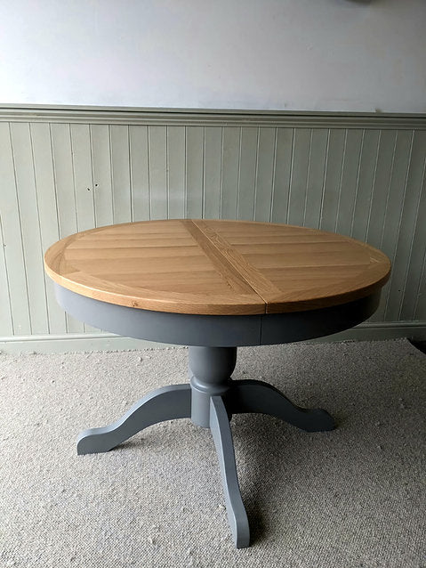 Sussex Storm Grey 4-6 Seater Round Extending Dining Table