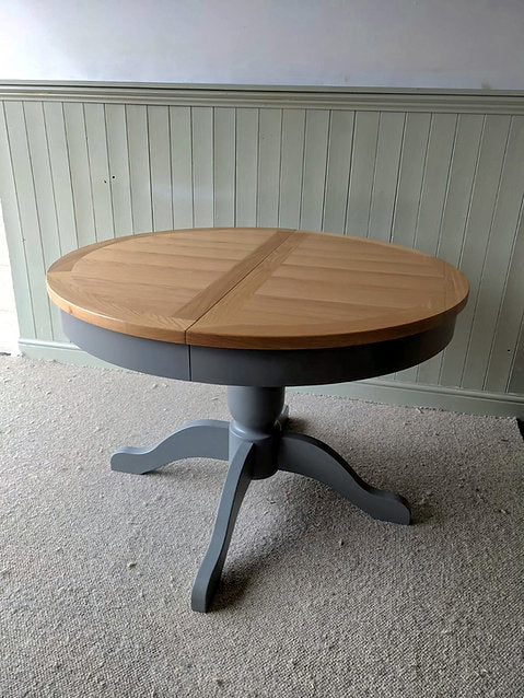 Sussex Storm Grey 4-6 Seater Round Extending Dining Table