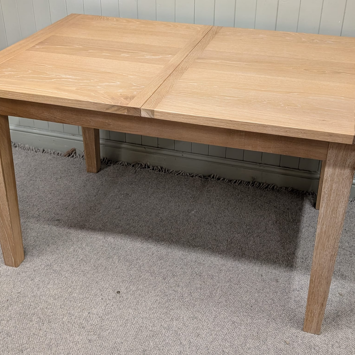 Inglesham Whitewash Oak 4-6 Seater Extending Dining Table