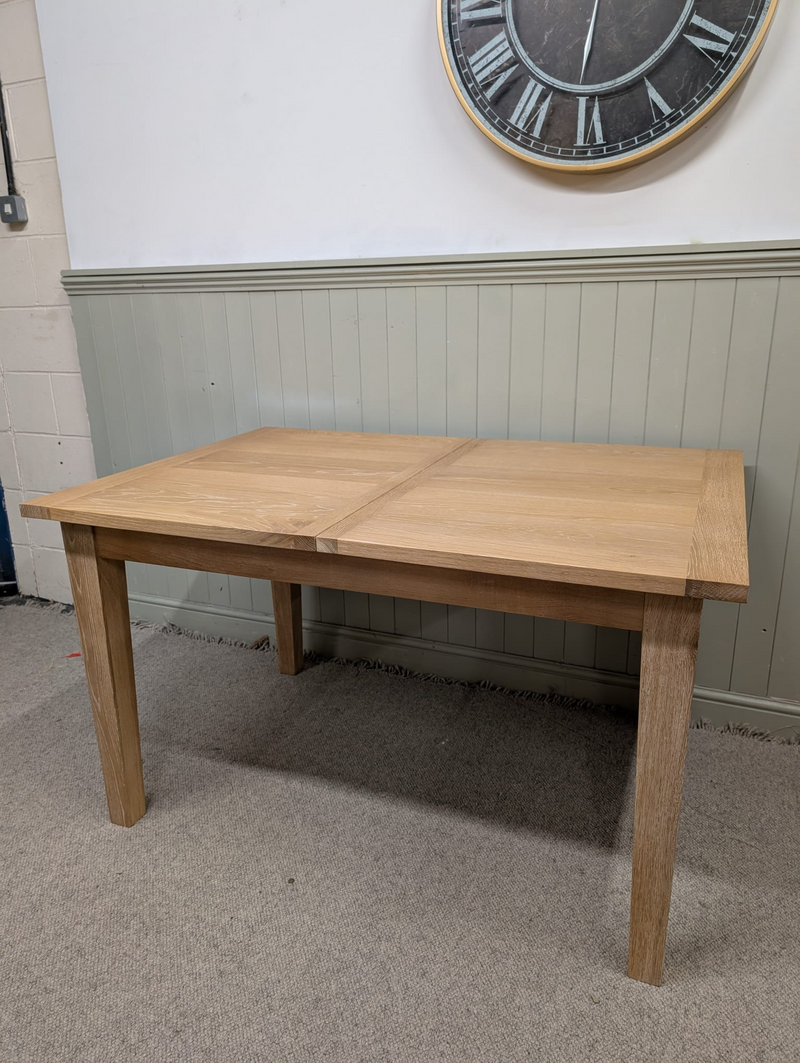 Inglesham Whitewash Oak 4-6 Seater Extending Dining Table