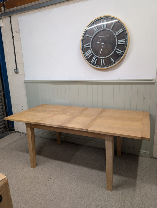 Inglesham Whitewash Oak 4-6 Seater Extending Dining Table