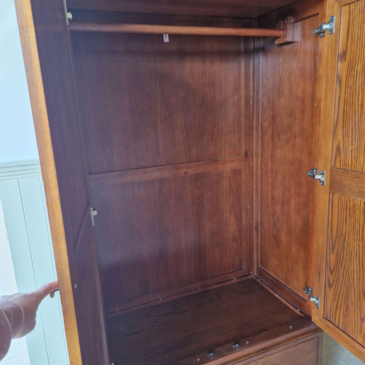 Winchcombe Dark Oak Double Wardrobe