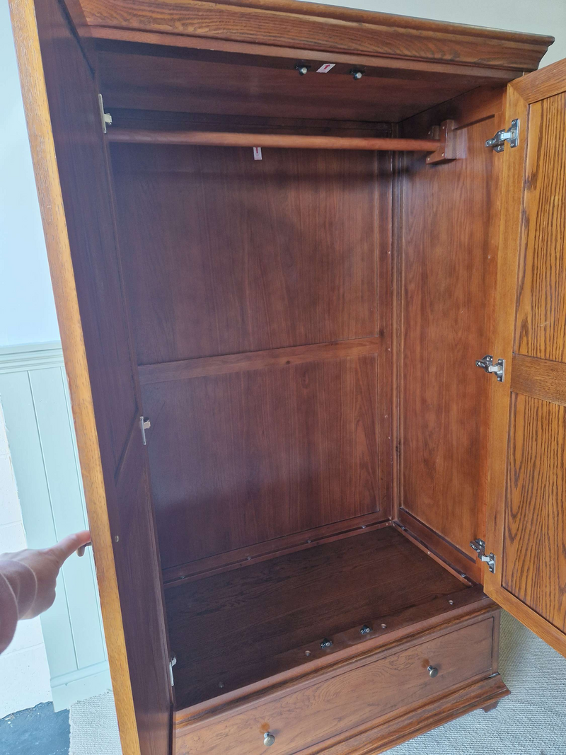 Winchcombe Dark Oak Double Wardrobe