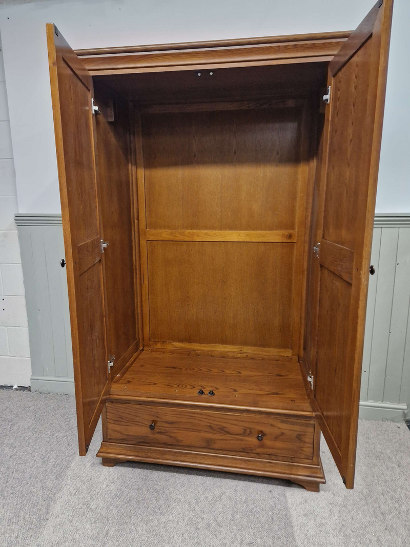 Winchcombe Dark Oak Double Wardrobe