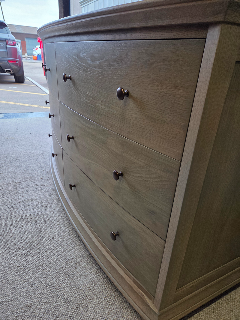 Winchcombe Smoked Oak Low and Wide 6 Drawer Chest