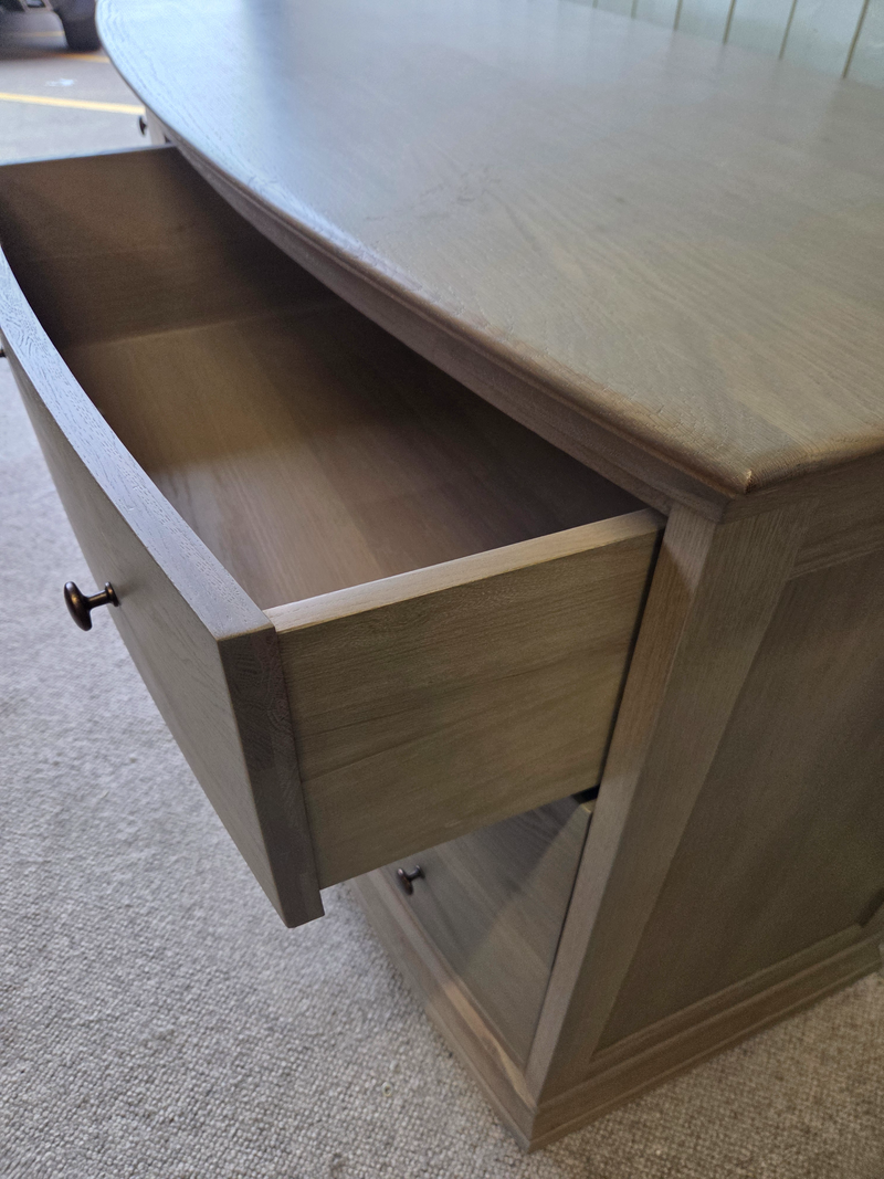 Winchcombe Smoked Oak Low and Wide 6 Drawer Chest