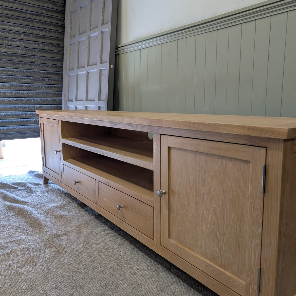 Inglesham Whitewash Oak XXL TV Stand up to 90"