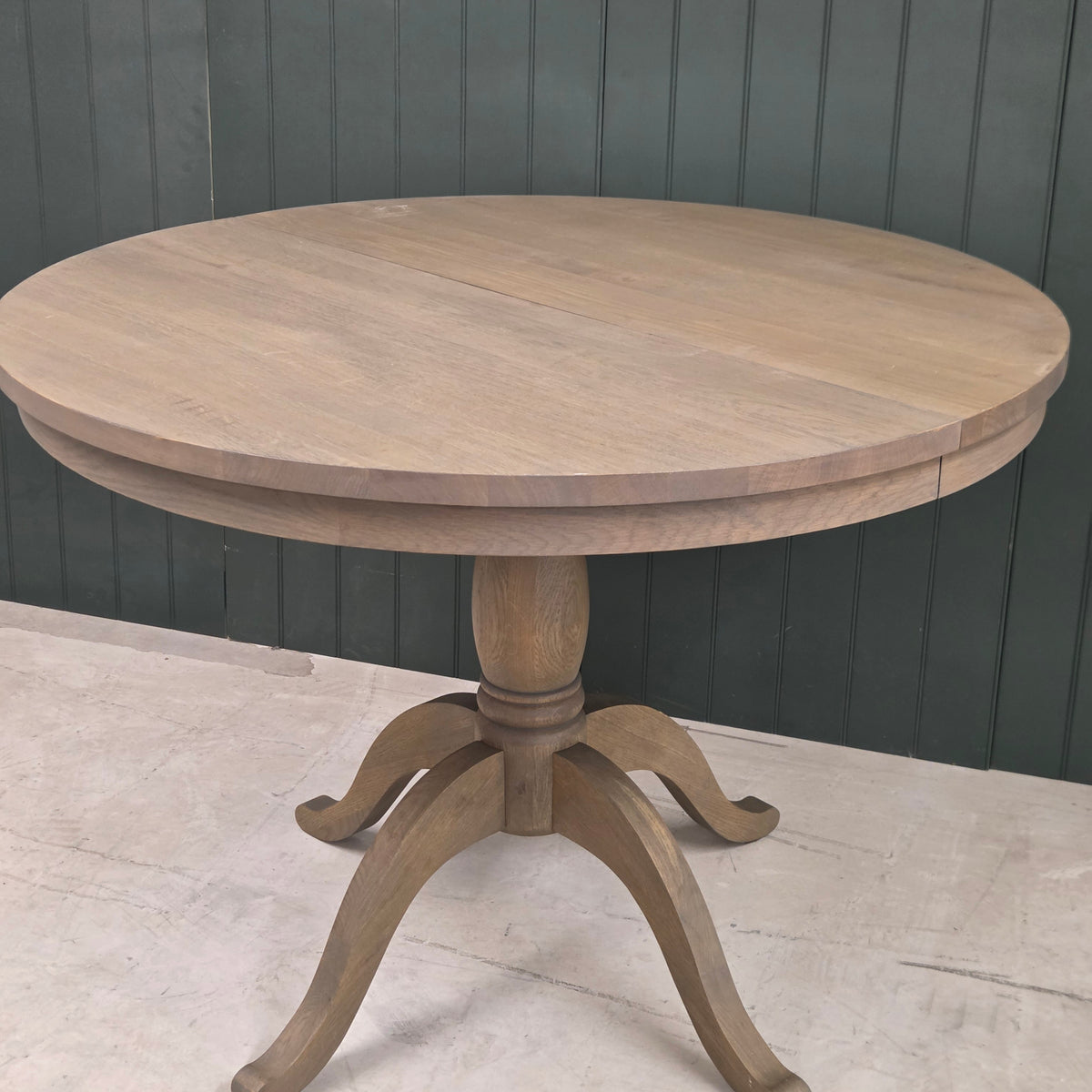Elkstone Smoked Oak 4- 6 Seater Round Extending Dining Table