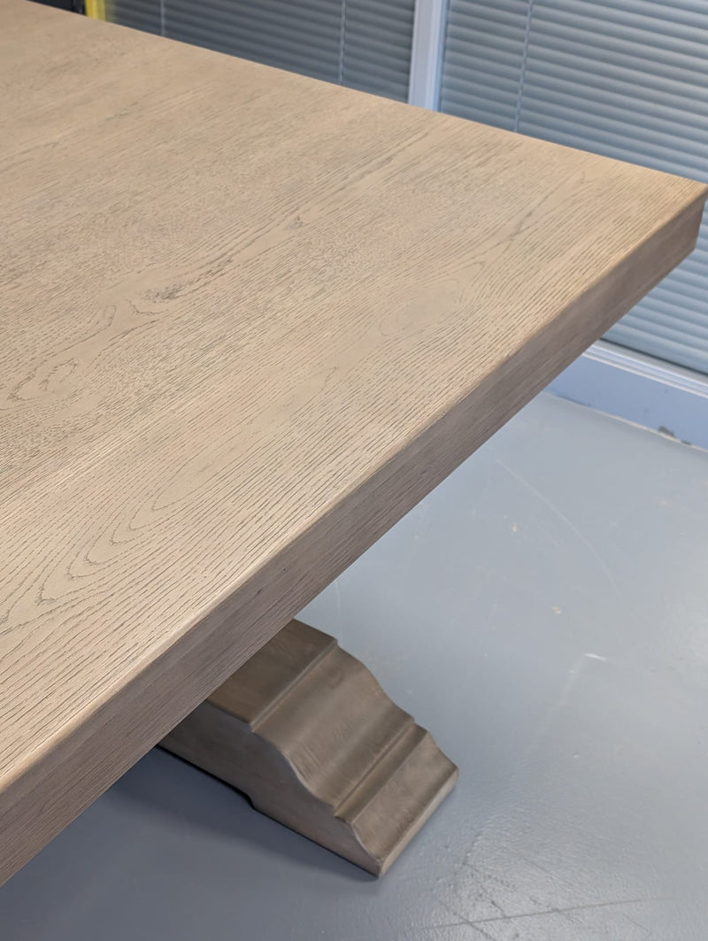 Banks Extending Dining Table (193 cm - 284 cm)
