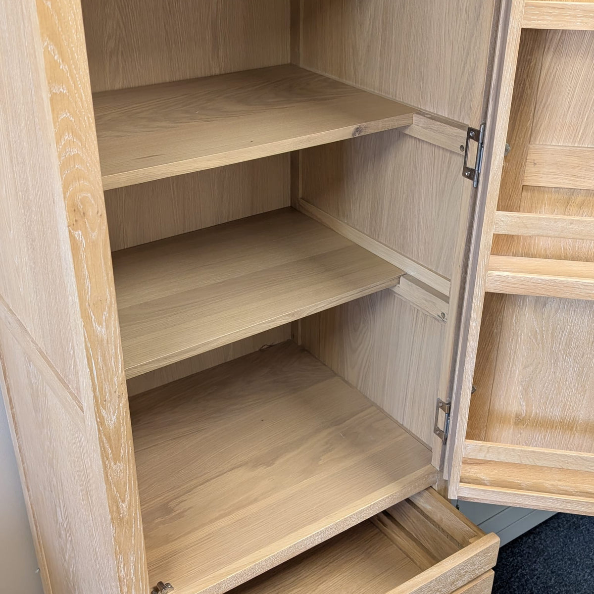 Inglesham Whitewash Oak Narrow Larder