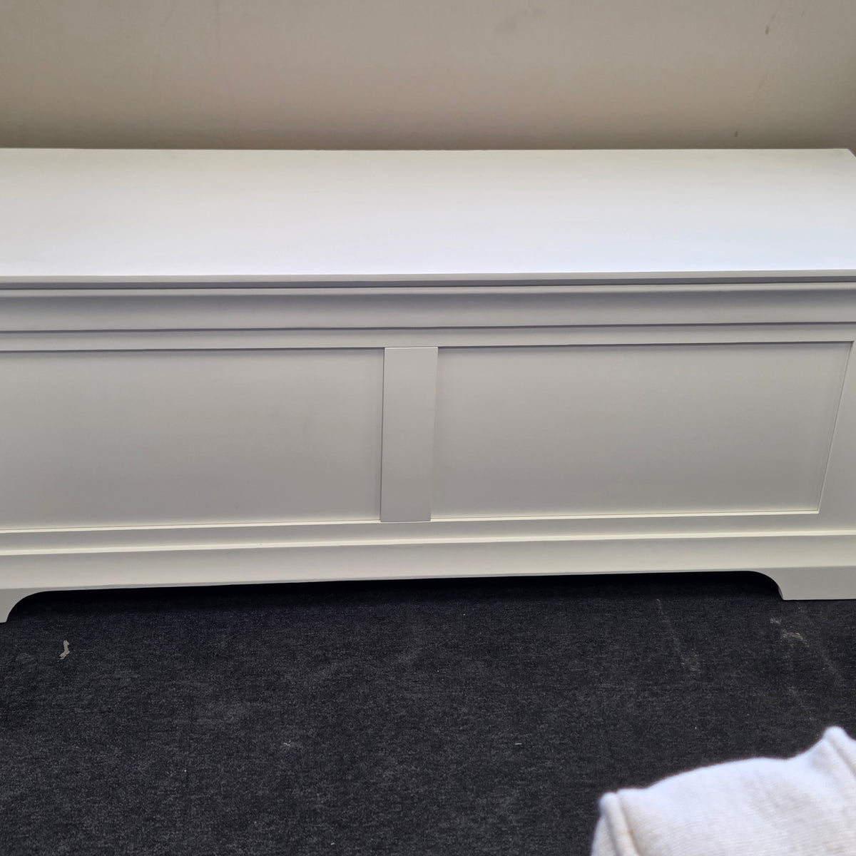 Chantilly Warm White Blanket Box