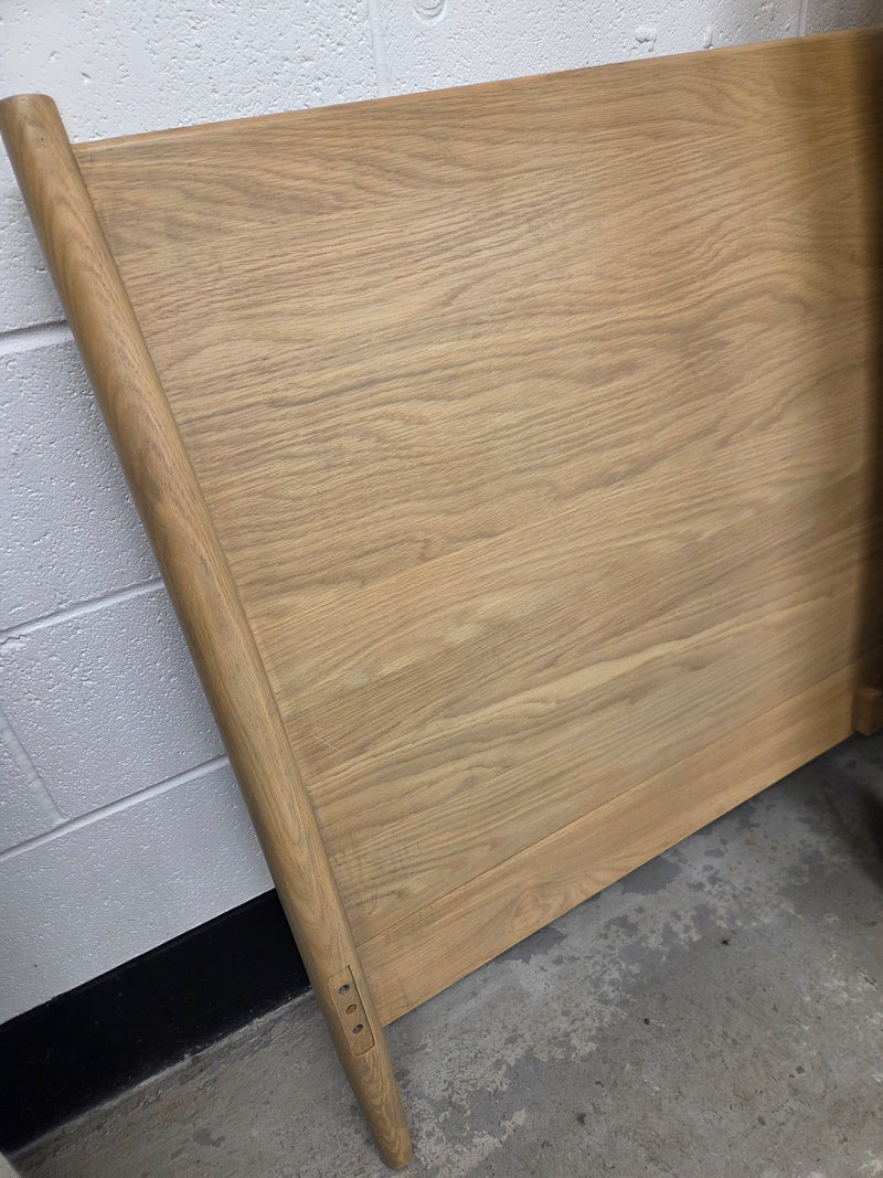 Winson Light Oak King Size Bed (Imperfect)