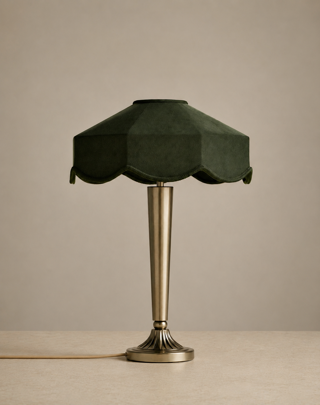 Deco Velvet Scallop Shade Table Lamp
