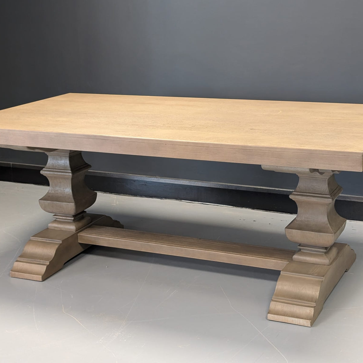 Banks Extending Dining Table (193 cm - 284 cm)