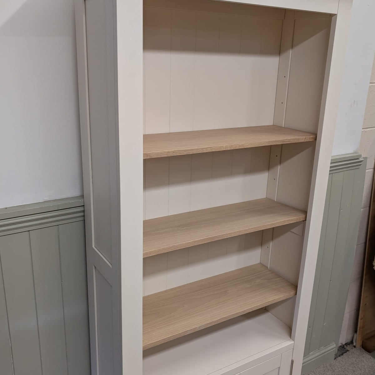 Chester Classic Cream Alcove Display Cabinet