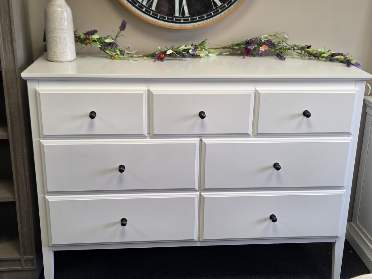 Winstone Pure White Low and Wide Chest